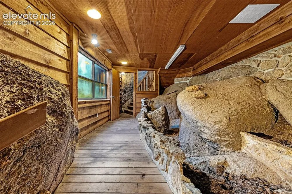 6125 Hilton Road Manitou Springs, CO 80829