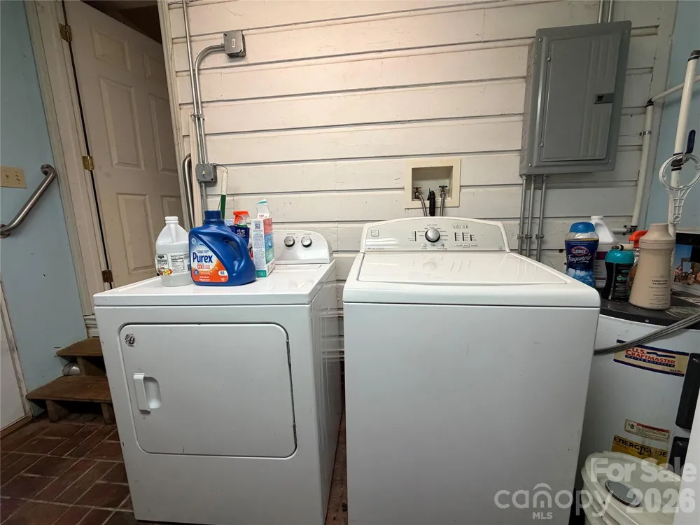 77 Maple Road Spruce Pine, NC 28777