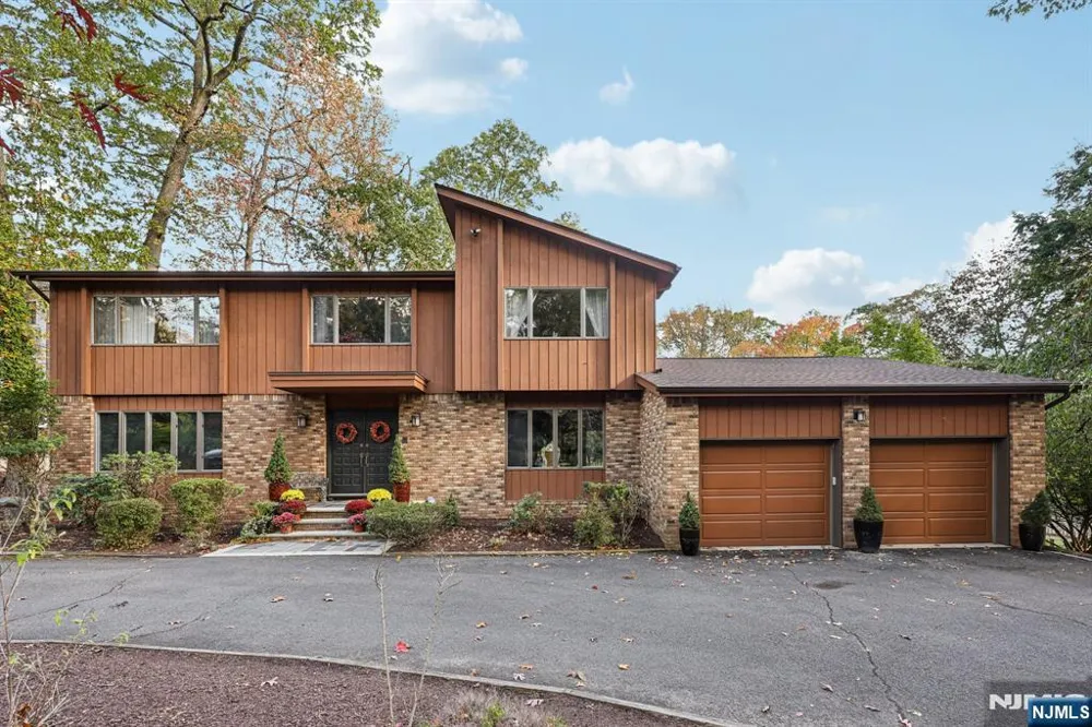76 Church Street Alpine, NJ 07620