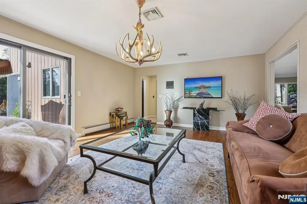 76 Church Street Alpine, NJ 07620