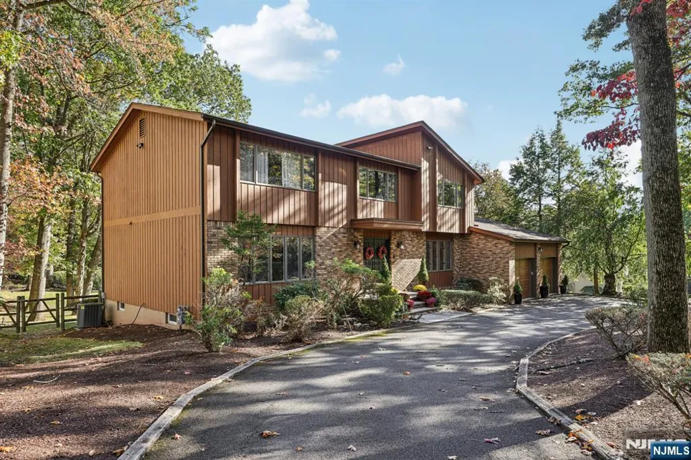 76 Church Street Alpine, NJ 07620