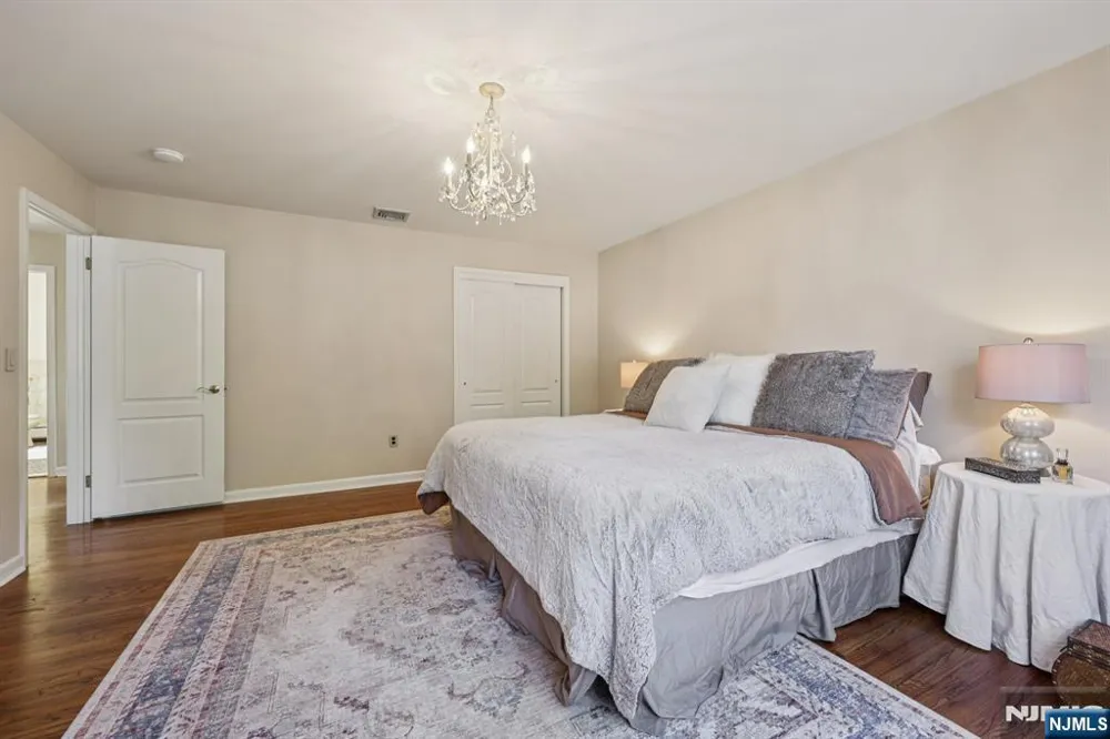 76 Church Street Alpine, NJ 07620