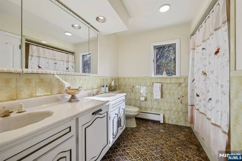76 Church Street Alpine, NJ 07620