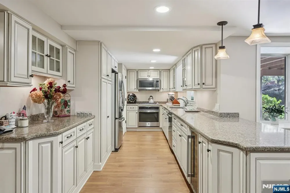 76 Church Street Alpine, NJ 07620