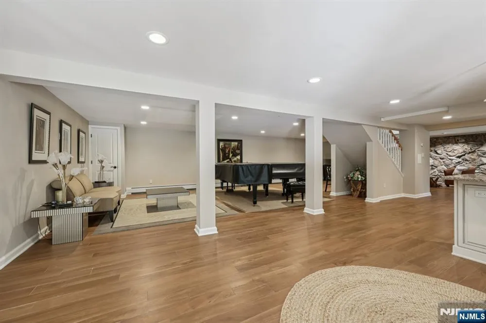 76 Church Street Alpine, NJ 07620