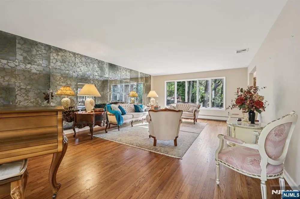 76 Church Street Alpine, NJ 07620
