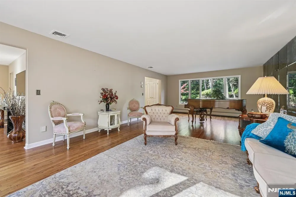 76 Church Street Alpine, NJ 07620