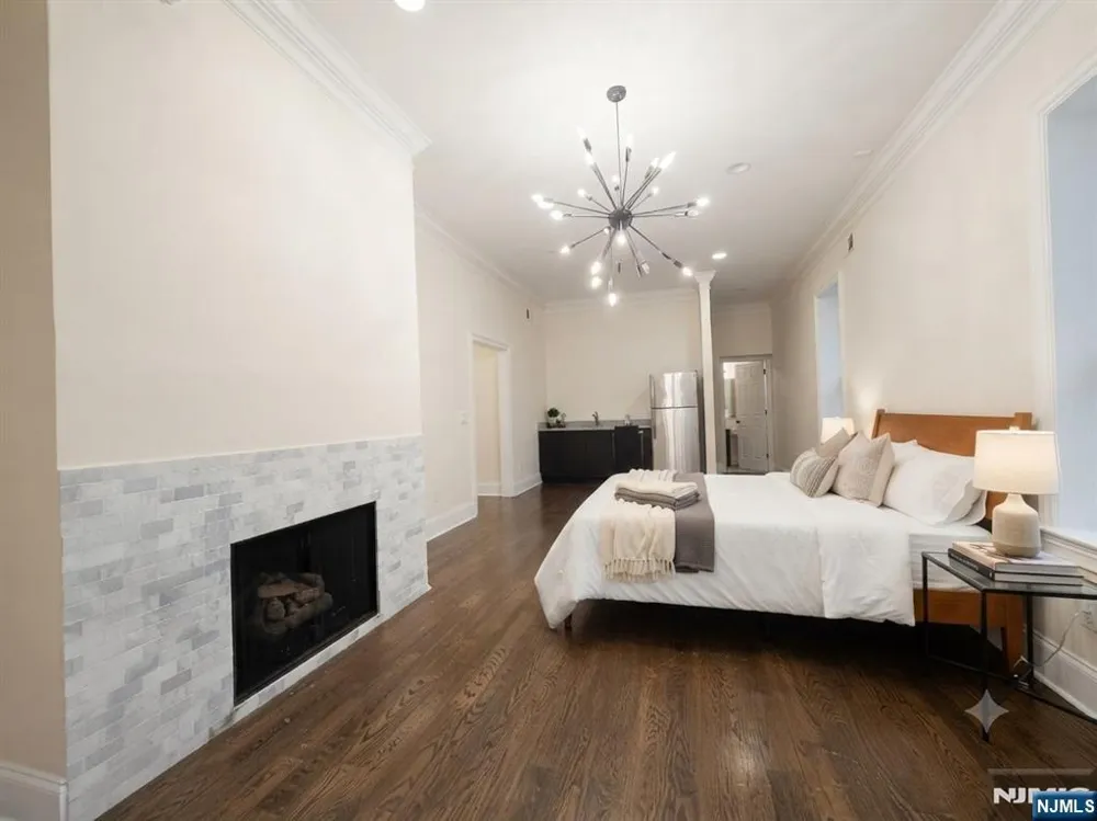 105 W 8th Street Bayonne, NJ 07002