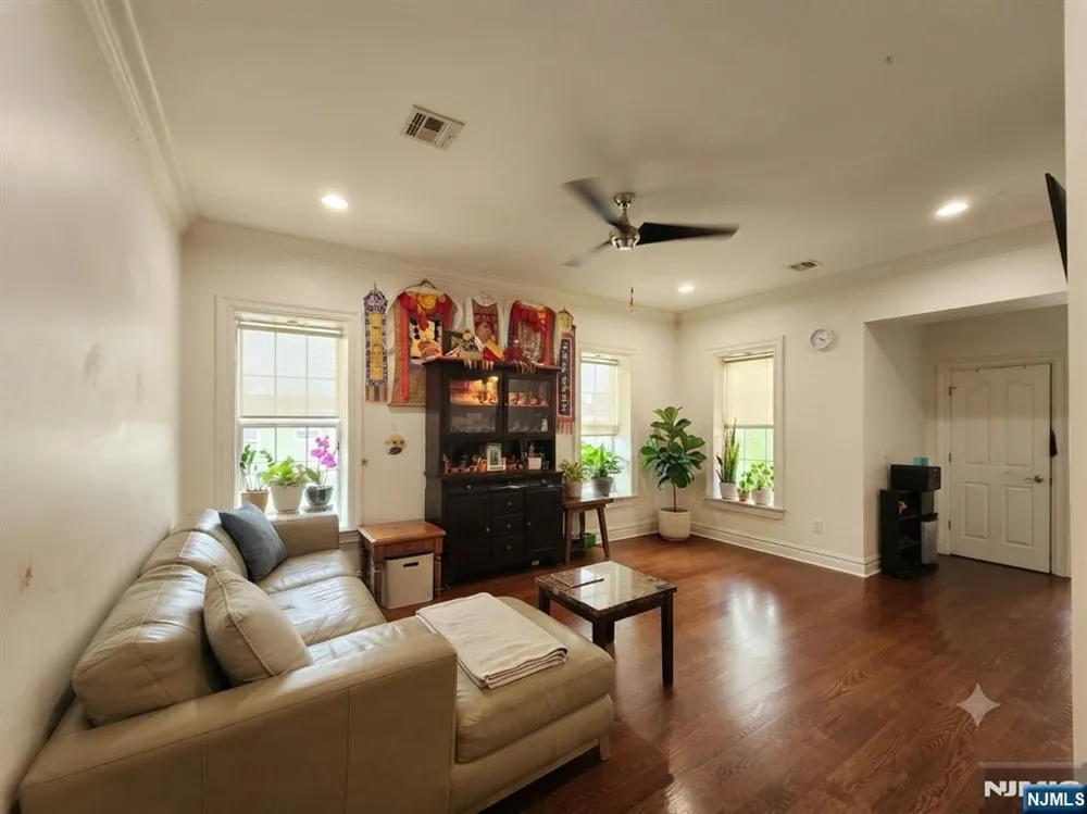 105 W 8th Street Bayonne, NJ 07002
