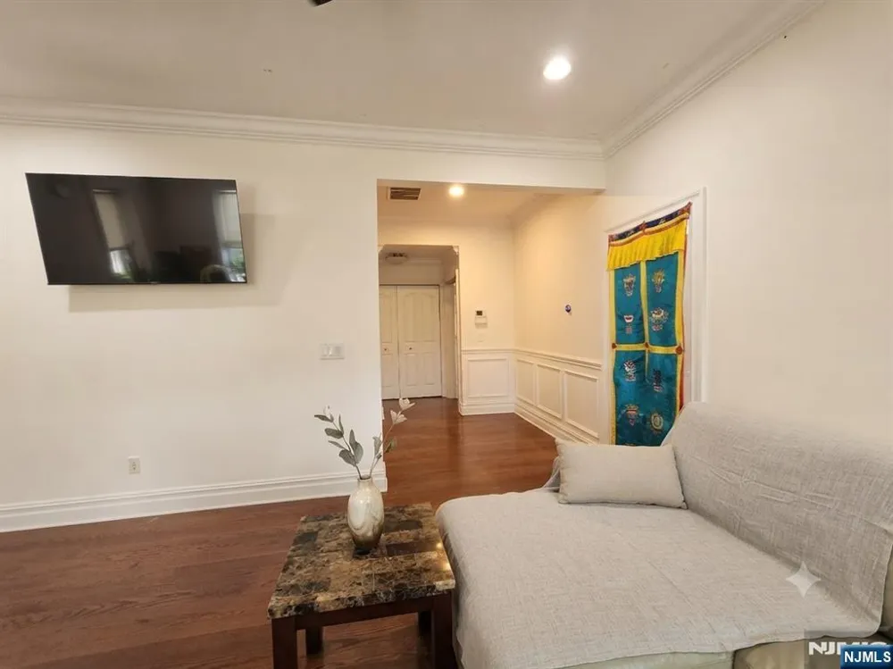 105 W 8th Street Bayonne, NJ 07002
