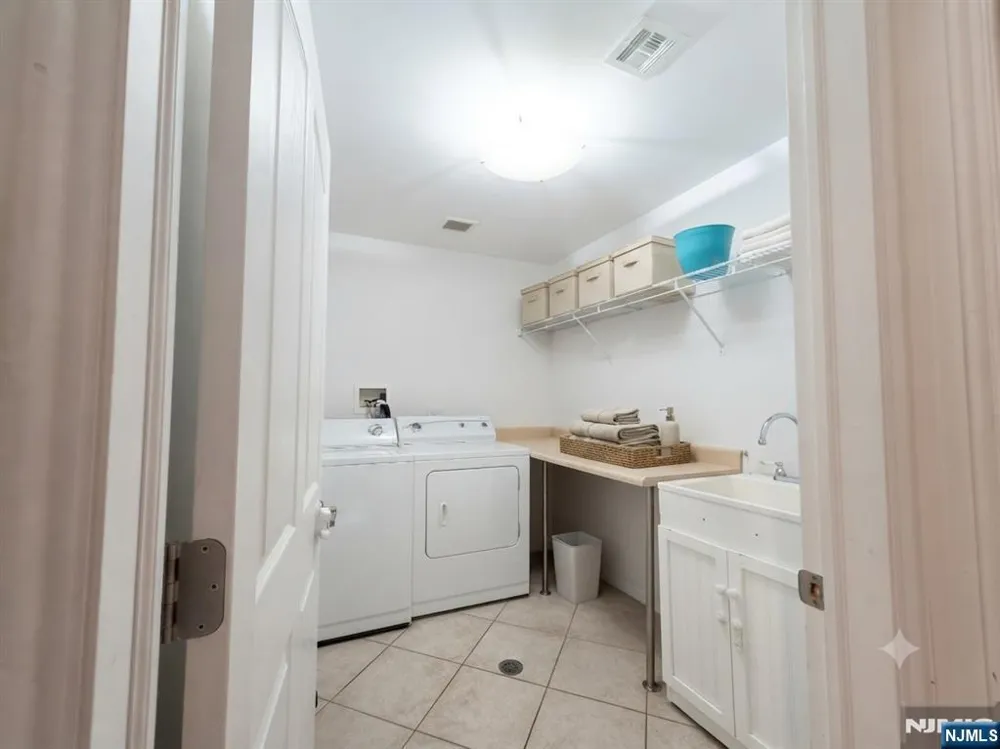 105 W 8th Street Bayonne, NJ 07002