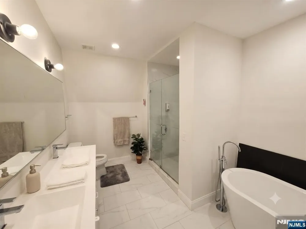 105 W 8th Street Bayonne, NJ 07002