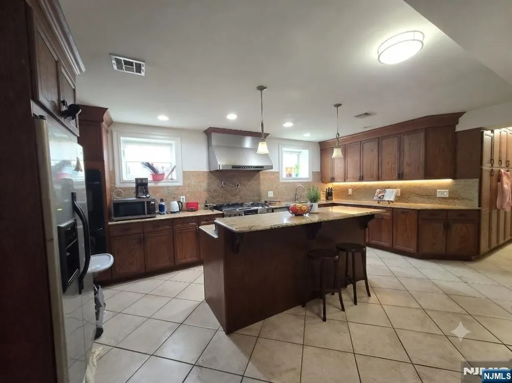 105 W 8th Street Bayonne, NJ 07002