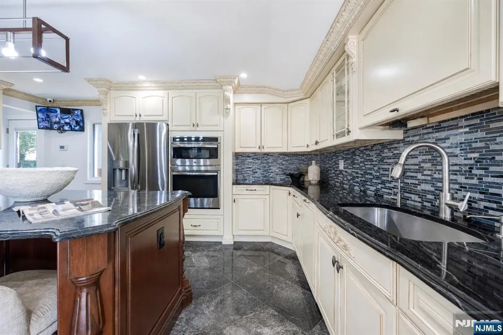 30 Elm Street Dumont, NJ 07628