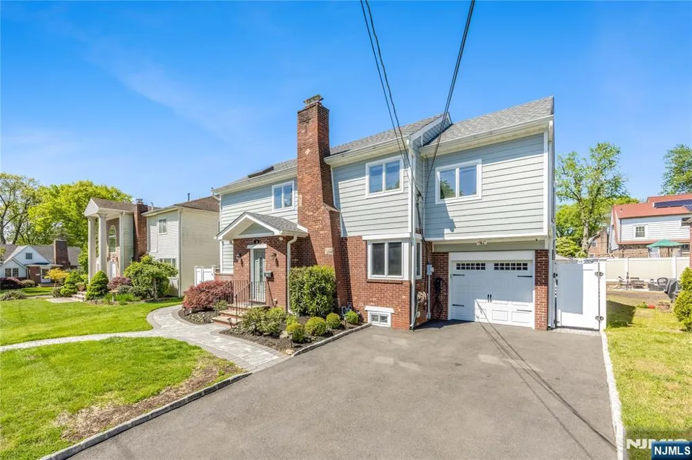 30 Elm Street Dumont, NJ 07628