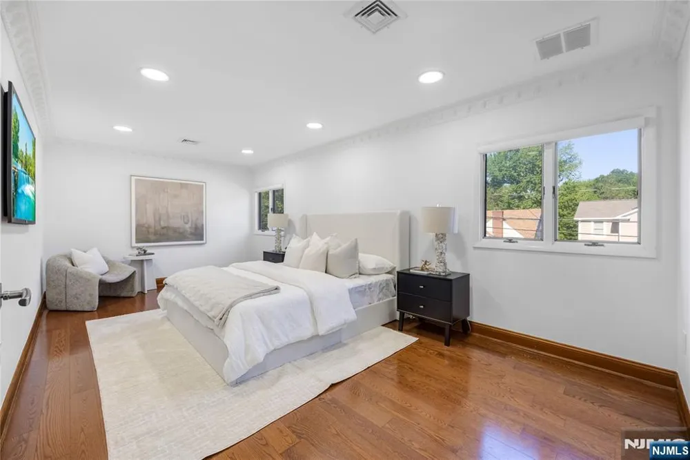 30 Elm Street Dumont, NJ 07628