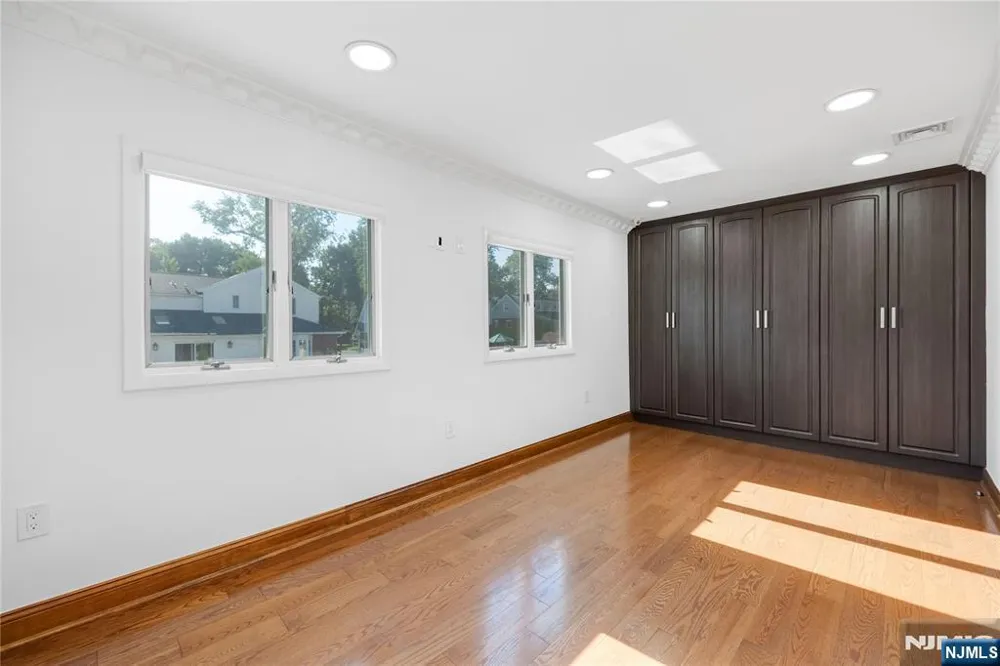30 Elm Street Dumont, NJ 07628