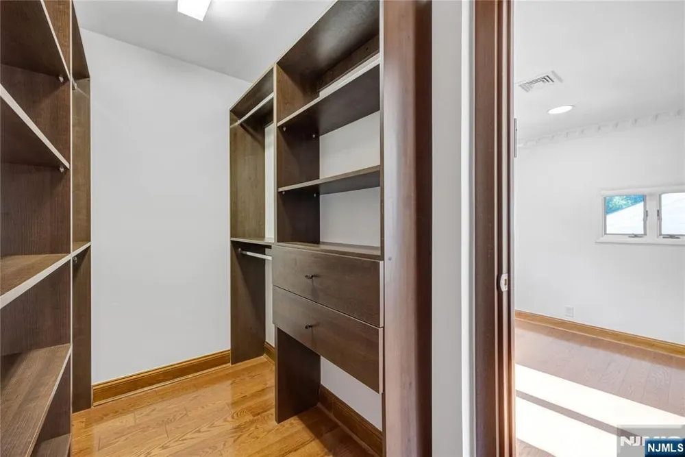 30 Elm Street Dumont, NJ 07628