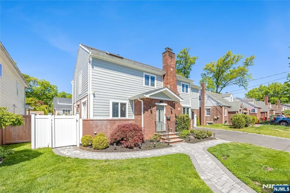 30 Elm Street Dumont, NJ 07628