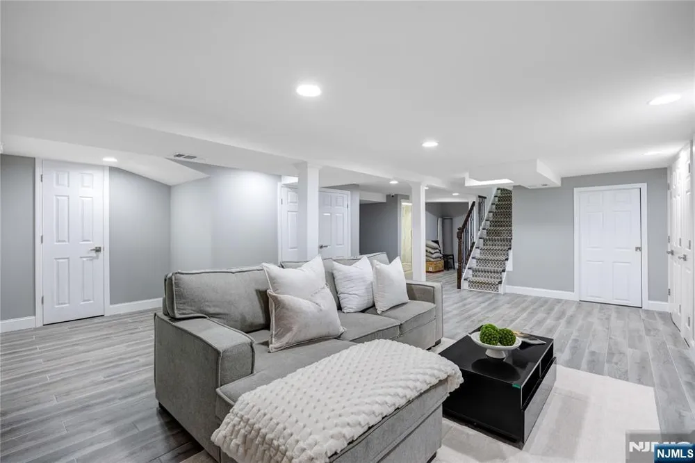 30 Elm Street Dumont, NJ 07628