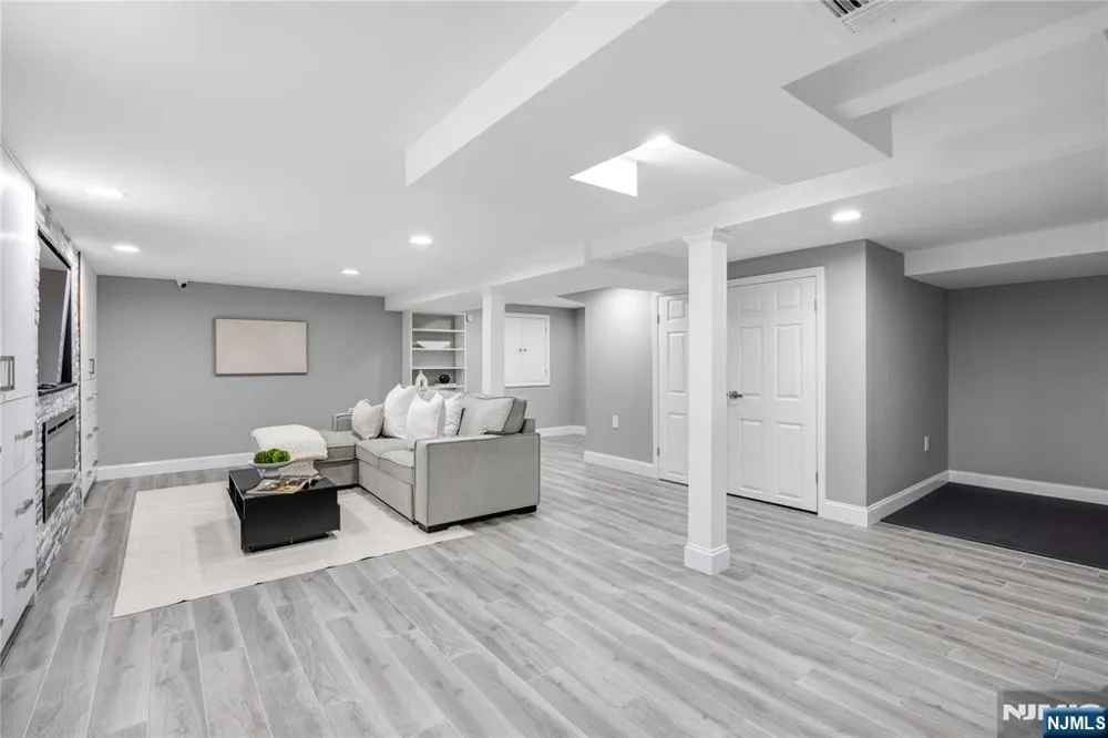 30 Elm Street Dumont, NJ 07628