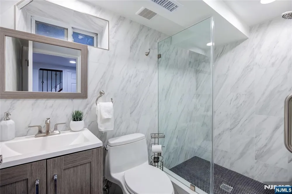 30 Elm Street Dumont, NJ 07628