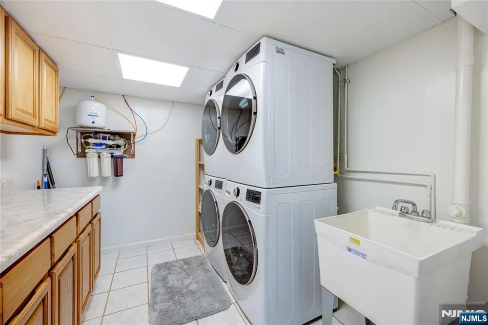 30 Elm Street Dumont, NJ 07628