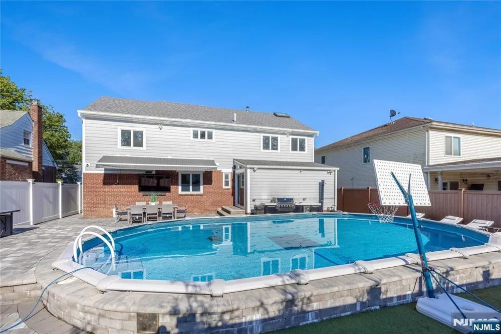 30 Elm Street Dumont, NJ 07628