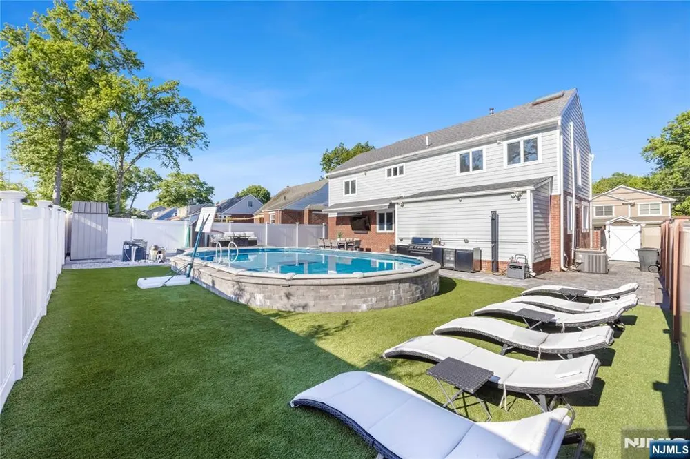 30 Elm Street Dumont, NJ 07628