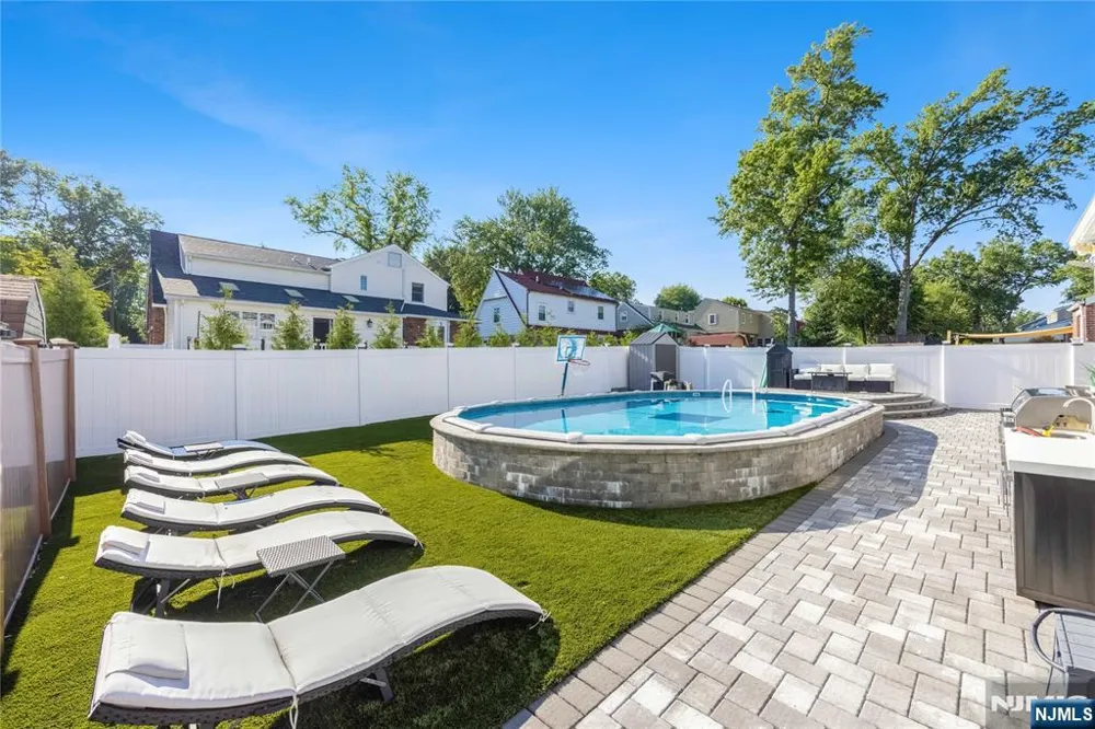 30 Elm Street Dumont, NJ 07628
