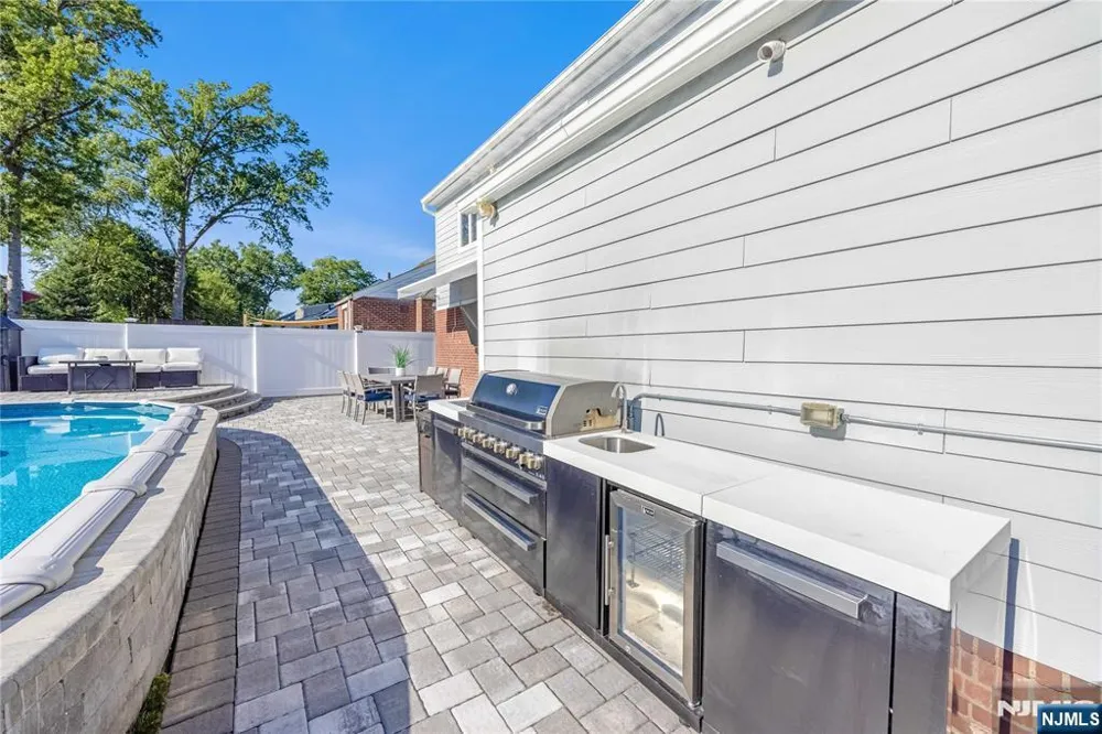 30 Elm Street Dumont, NJ 07628