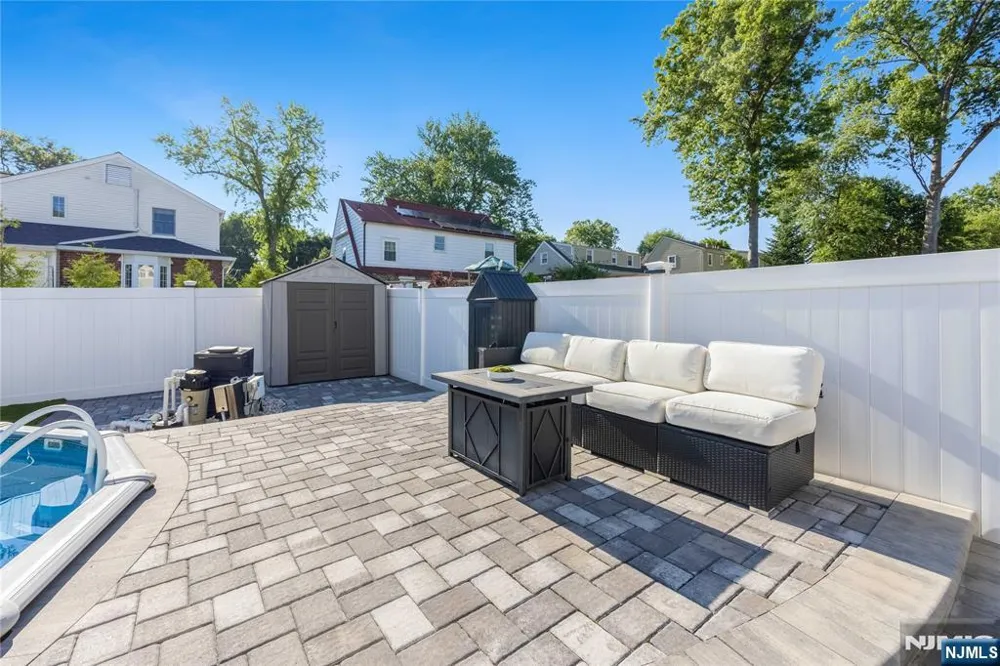 30 Elm Street Dumont, NJ 07628