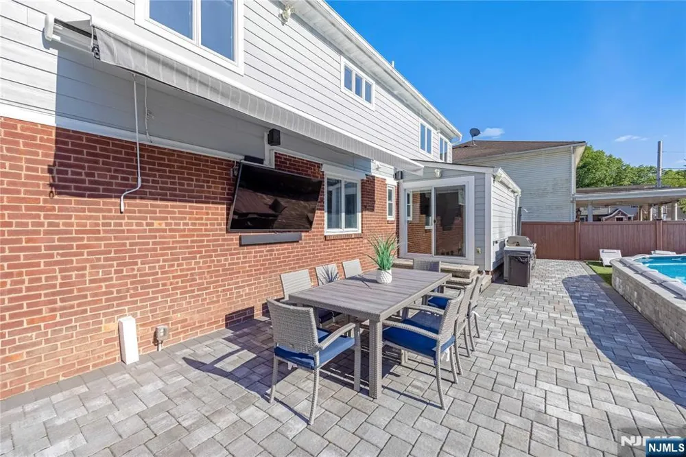 30 Elm Street Dumont, NJ 07628