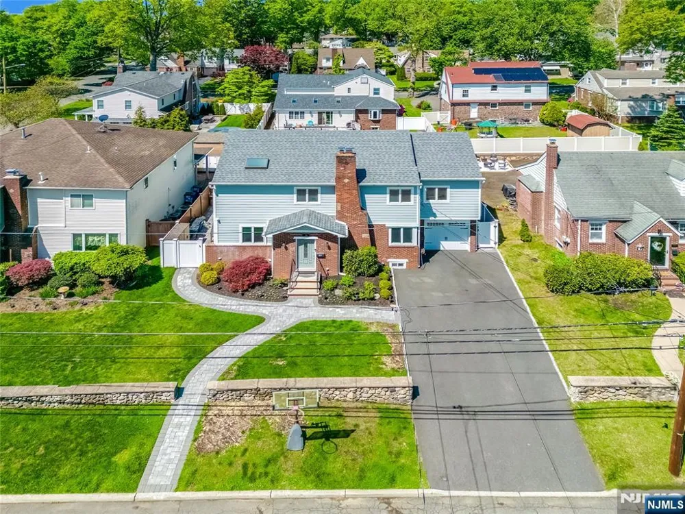 30 Elm Street Dumont, NJ 07628