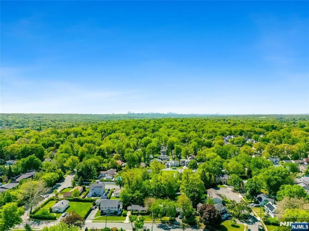 30 Elm Street Dumont, NJ 07628