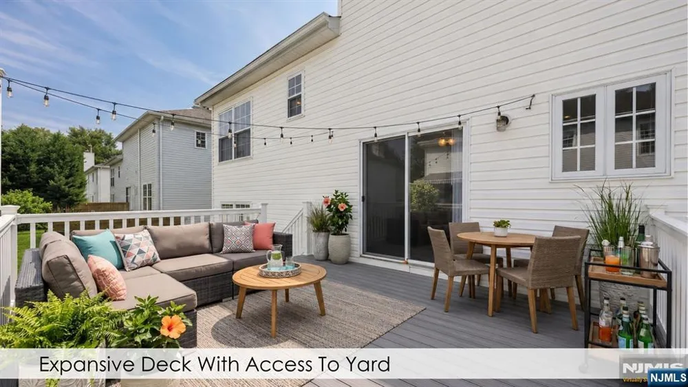 758 Manchester Way Paramus, NJ 07652