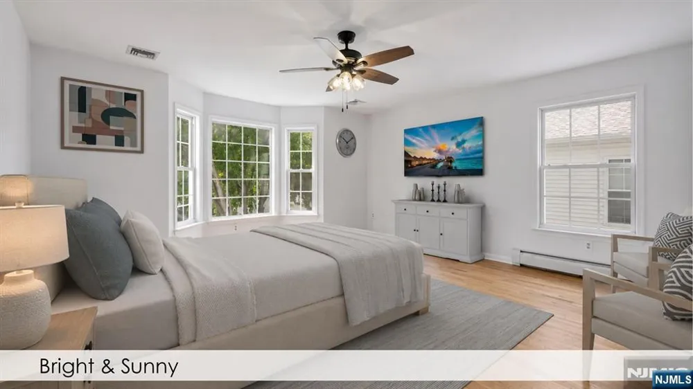 758 Manchester Way Paramus, NJ 07652