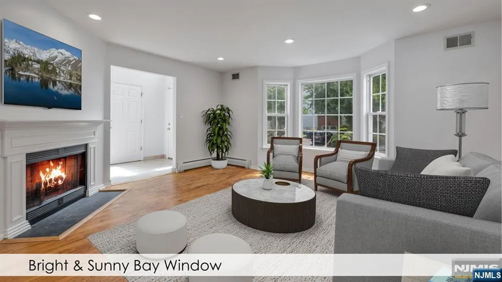 758 Manchester Way Paramus, NJ 07652