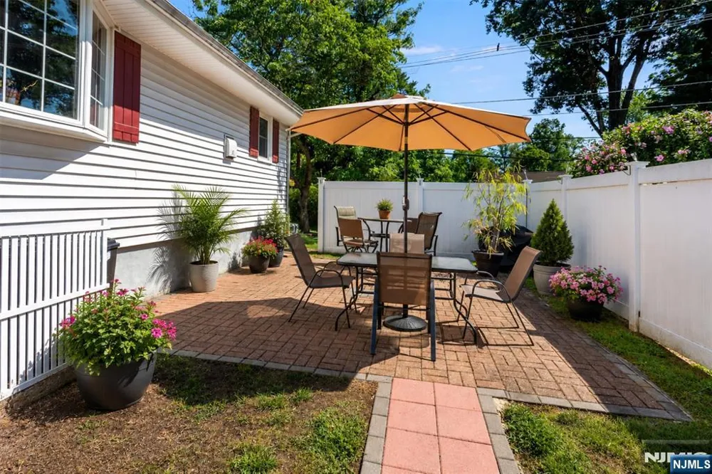 1801 Long Hill Road Long Hill, NJ 07946