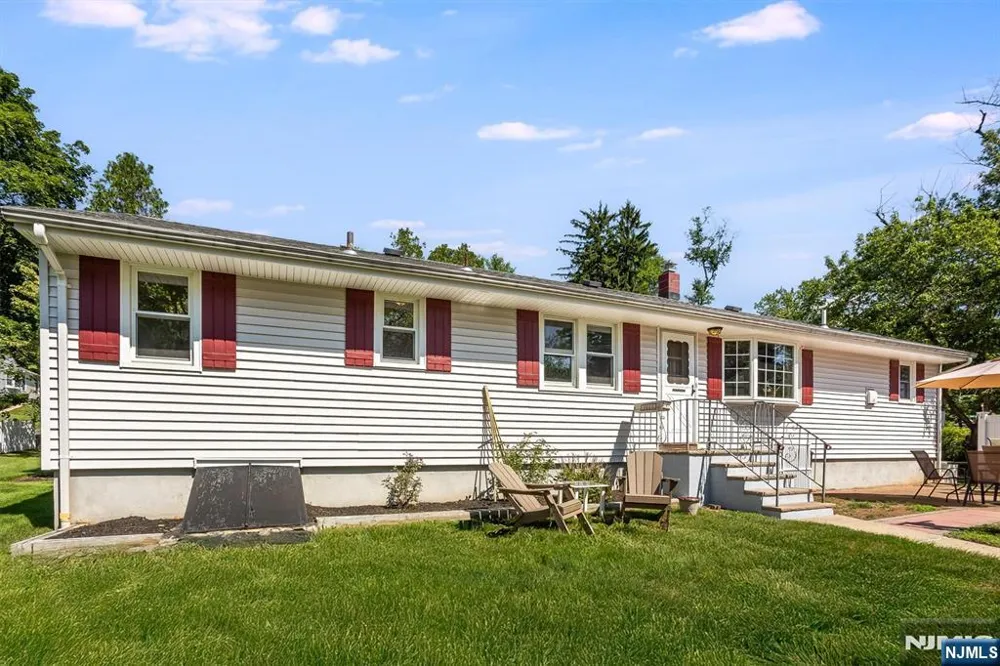 1801 Long Hill Road Long Hill, NJ 07946