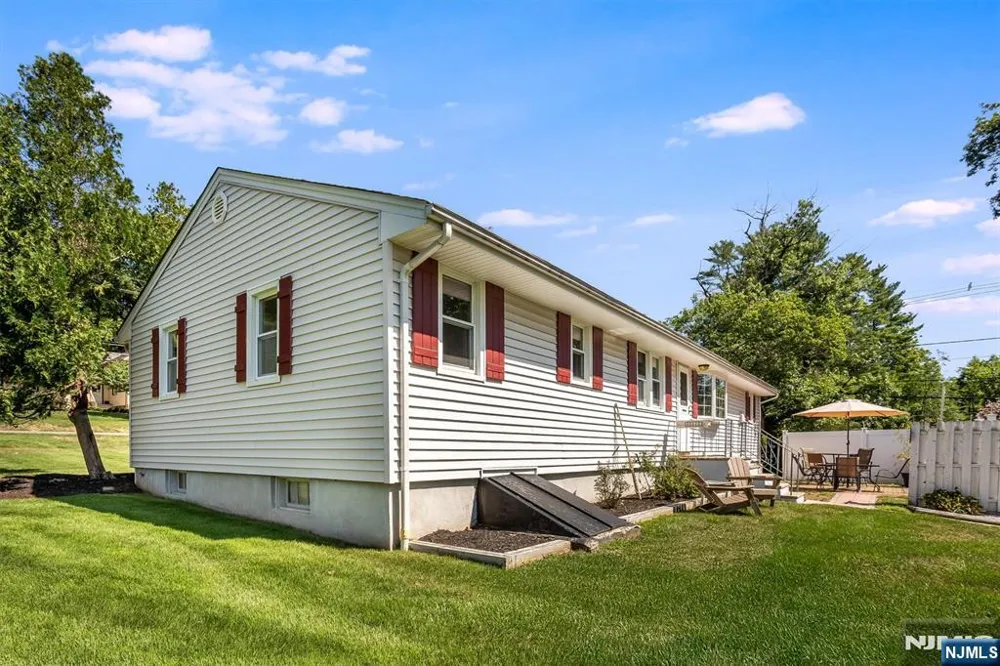 1801 Long Hill Road Long Hill, NJ 07946