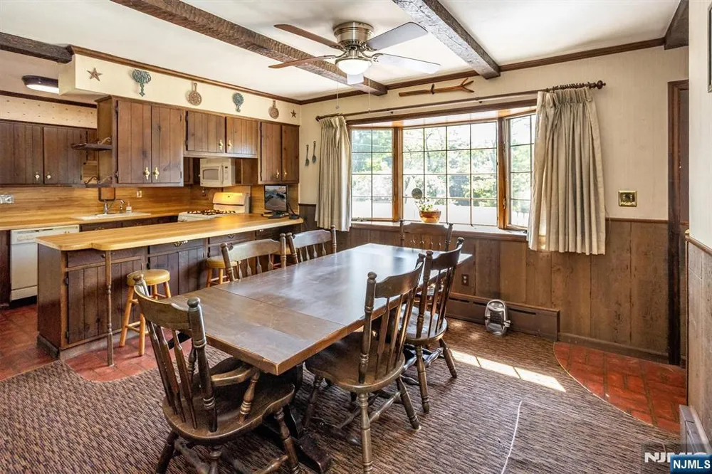 1801 Long Hill Road Long Hill, NJ 07946