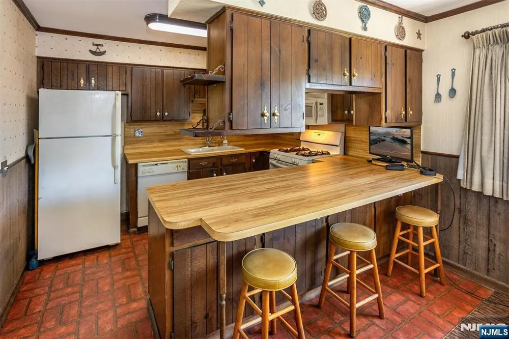 1801 Long Hill Road Long Hill, NJ 07946
