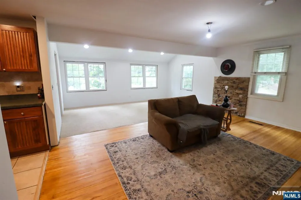 20 Mt Crest Road Jefferson Township, NJ 07438