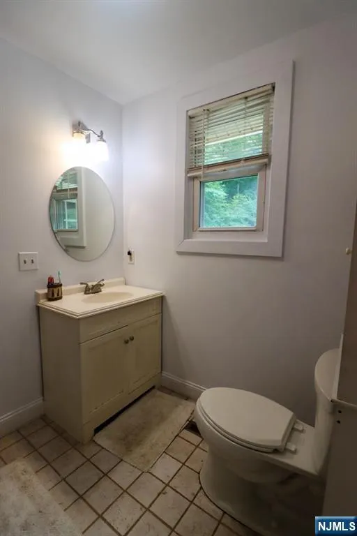 20 Mt Crest Road Jefferson Township, NJ 07438