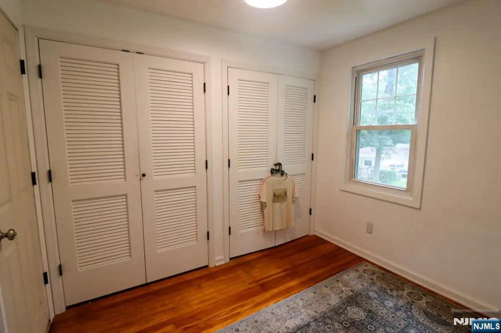 20 Mt Crest Road Jefferson Township, NJ 07438