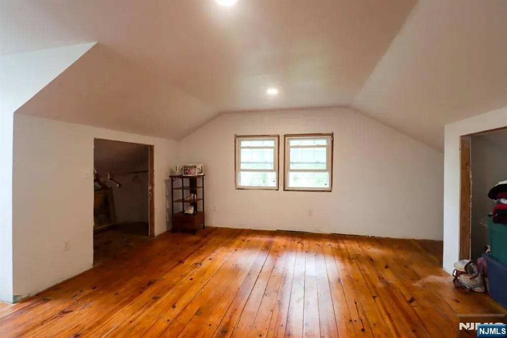 20 Mt Crest Road Jefferson Township, NJ 07438