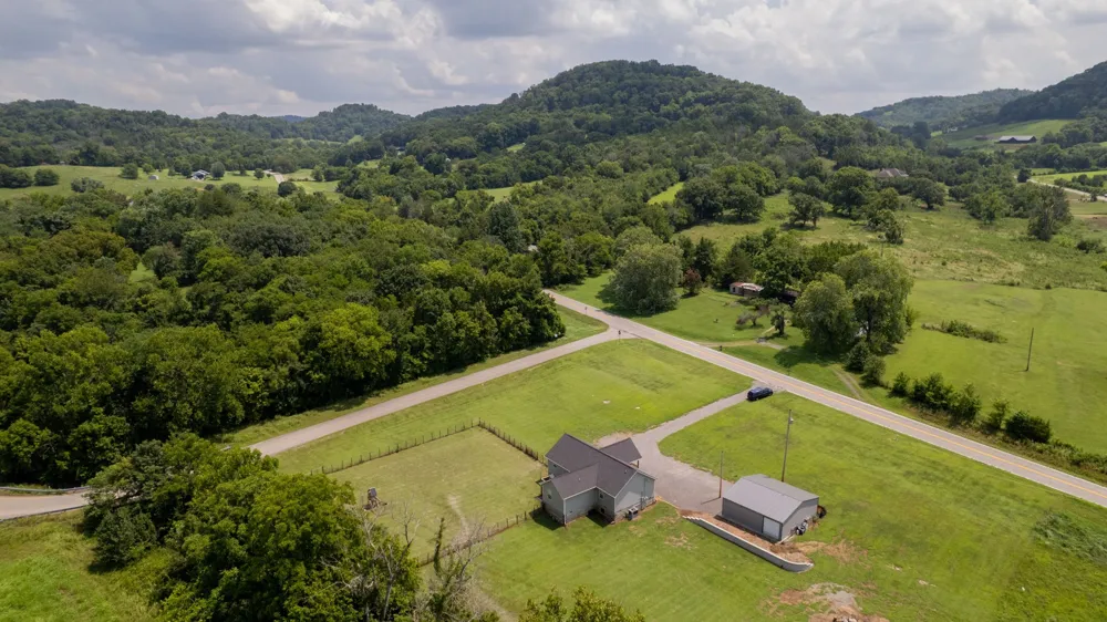 4900 Browning Branch Rd Bethpage, TN 37022