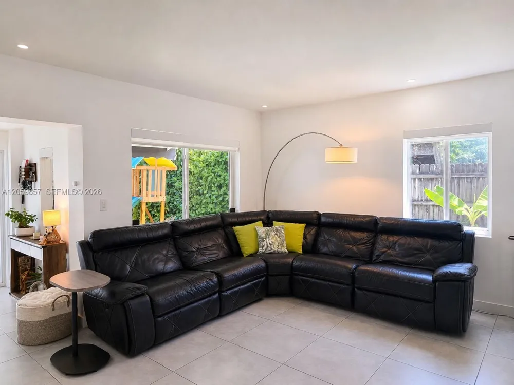 1740 NE 181st St North Miami Beach, FL 33162