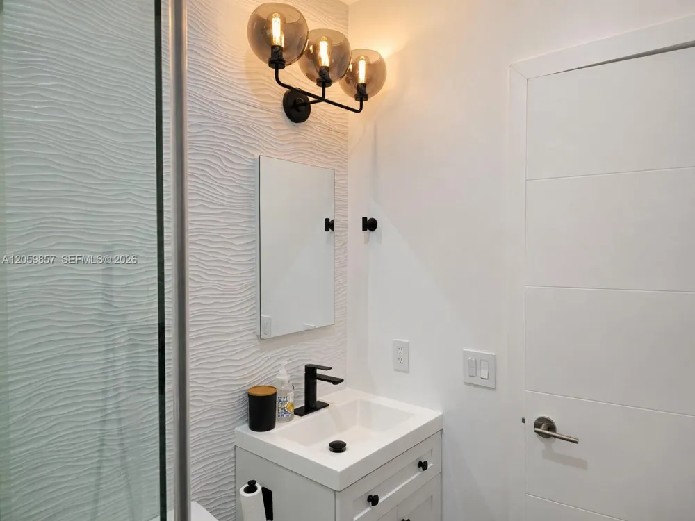 1740 NE 181st St North Miami Beach, FL 33162